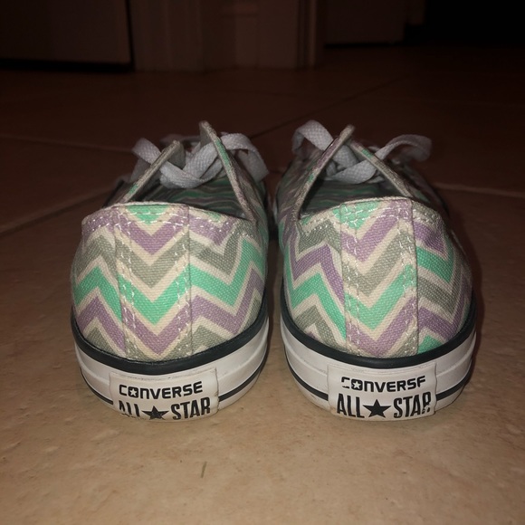 ‼️MINT & PURPLE CHEVRON CONVERSE SIZE 4 JUNIORS - Picture 4 of 10